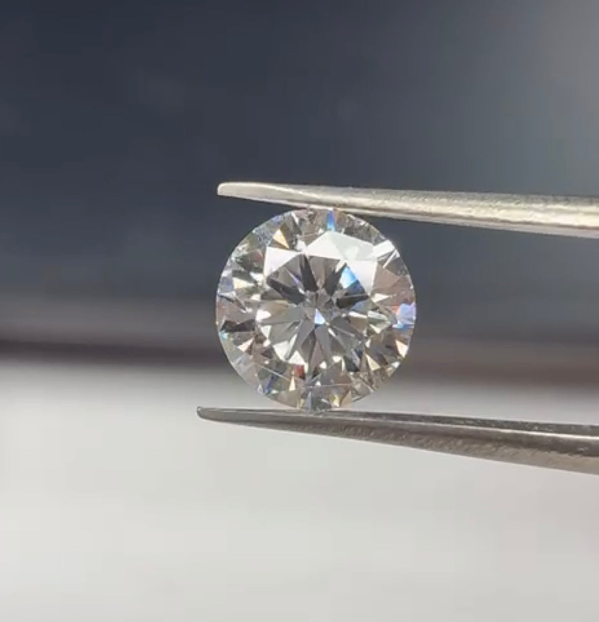 IGI Round 0.81 Carat VS2 Clarity G Color